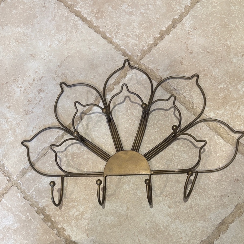 Elegant Bronze Wall Hook Decor